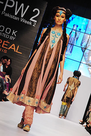 Zarmina at Fashion Pakistan Week 2010