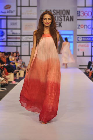 Ayesha & Somaiya at Fashion Pakistan Week 2012 Day 2