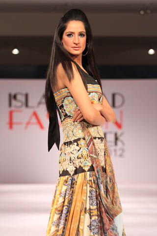 Sadia Designer Lawn Collection at Islamabad Fashion Week