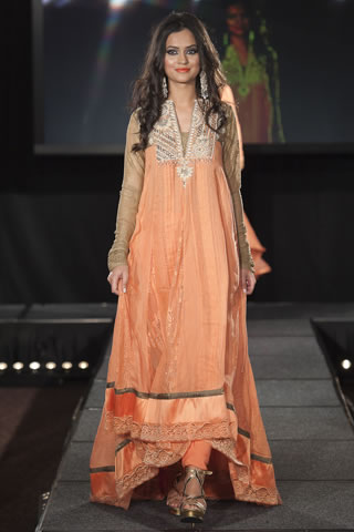 Faiza Samee at Pakistan Fashion Extravaganza 2011