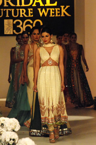 Hijab Bridal Collection by Misbah & Saba | Pantene Bridal Couture Week 2011