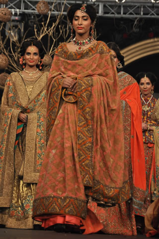 Latest Pakistani Bridal Collection 2013