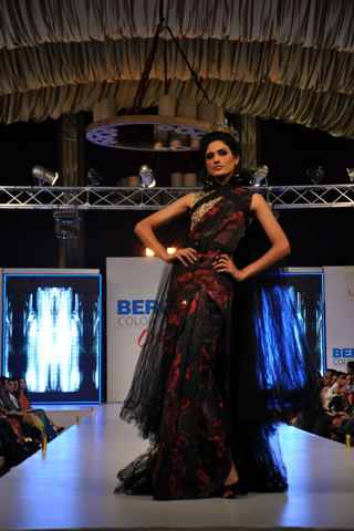 2013 Latest Berger Color Vogue Fashion Show Fahad Hussayn Collection