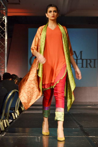 Sanam Chaudhri at Fashion Extravaganza 2013