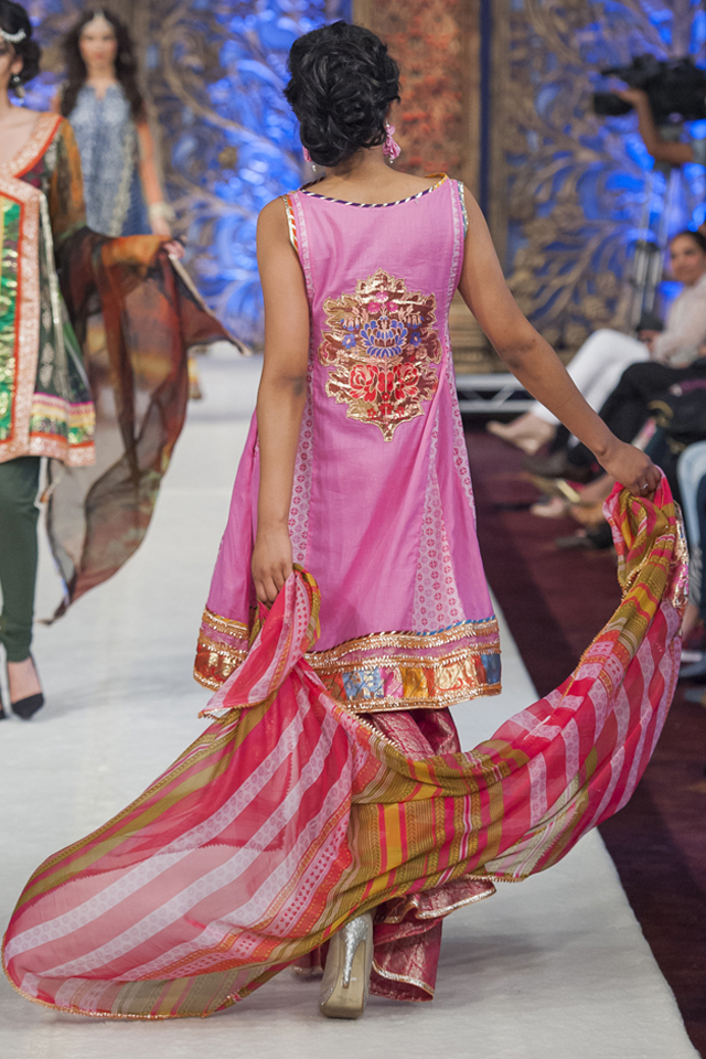 Bridal Shariq Textiles 2014 Latest PFWL Collection