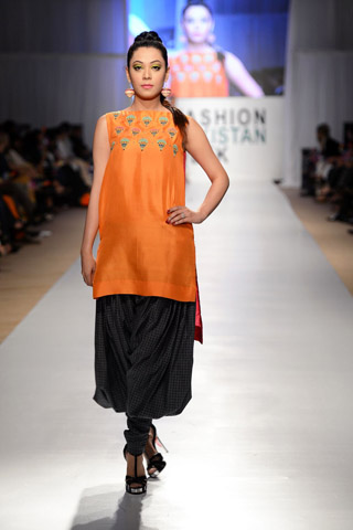 Warda Saleem Collection at Fashion Pakistan Week 2012 Day 1, FPW 4