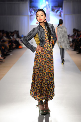 Warda Saleem Collection at FPW 2012 Day 1