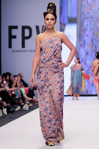Wardha Saleem Collection at Fashion Pakistan Week 2014 Day 3