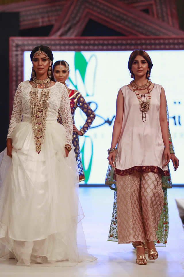 Huma Nassr Dresses Shaan-e-Pakistan 2016 Images