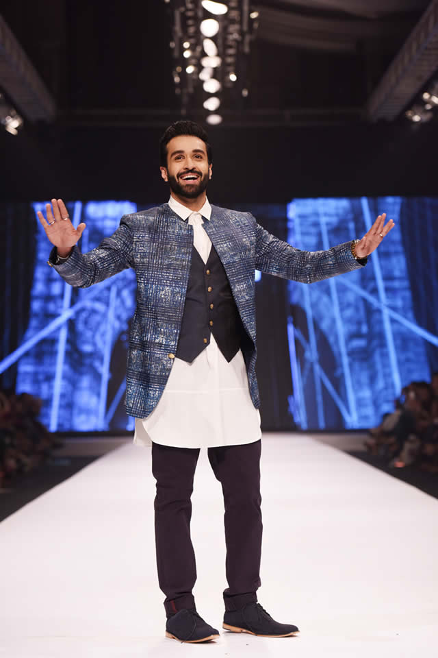 Amir Adnan Dresses Fashion Pakistan Week 2016 Images