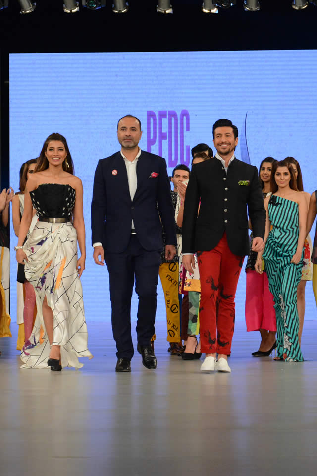 2016 PFDC Sunsilk Fashion Week Deepak Perwani Formal Dresses Pics