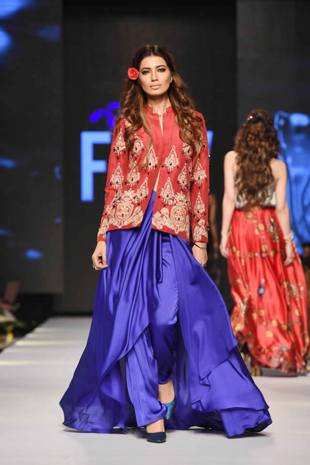 2015 Telenor Fashion Pakistan Week Deepak Perwani Dresses Pics