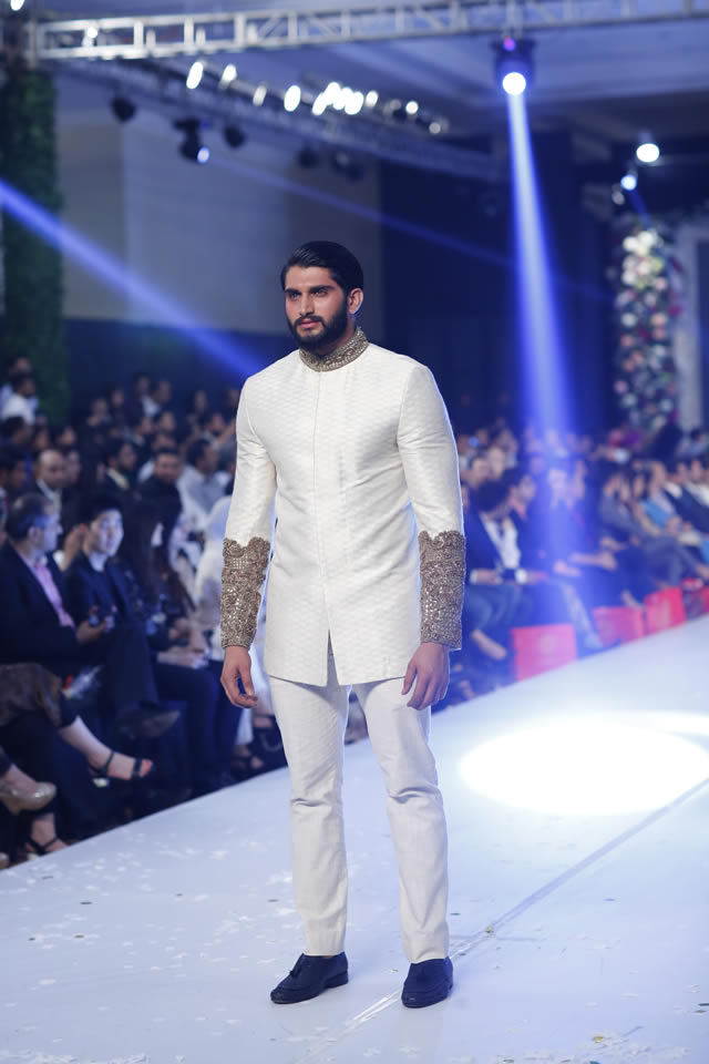 PFDC Loreal Paris Bridal Week 2015 HSY Dresses Collection Photo Gallery