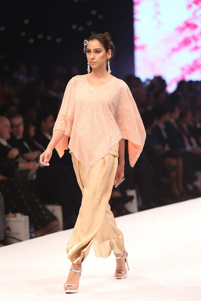 Lala Textiles Dresses Fashion Pakistan Week 2016 Images