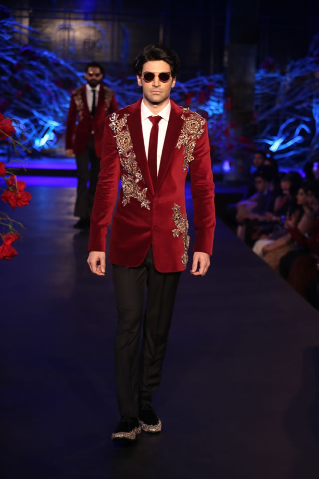 2015 Amazon India Couture Week Manish Mahotra Summer Collection Images