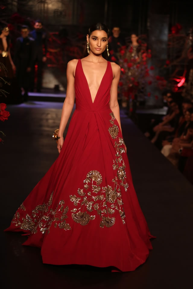 2015 Amazon India Couture Week Manish Mahotra Bridal Dresses Picture Gallery