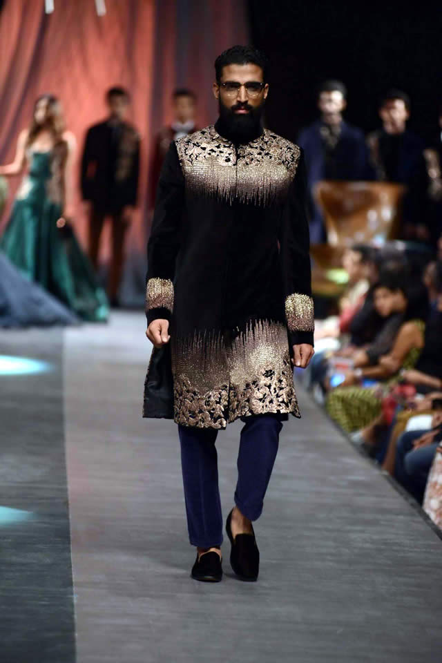 Fashion Designer Manish Malhotra Dresses Lakme Fashion Week WF 2015 Photo Gallery