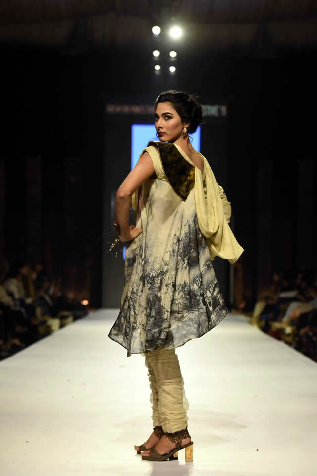 Nilofer Shahid Dresses Fashion Pakistan Week WF 2015 Images