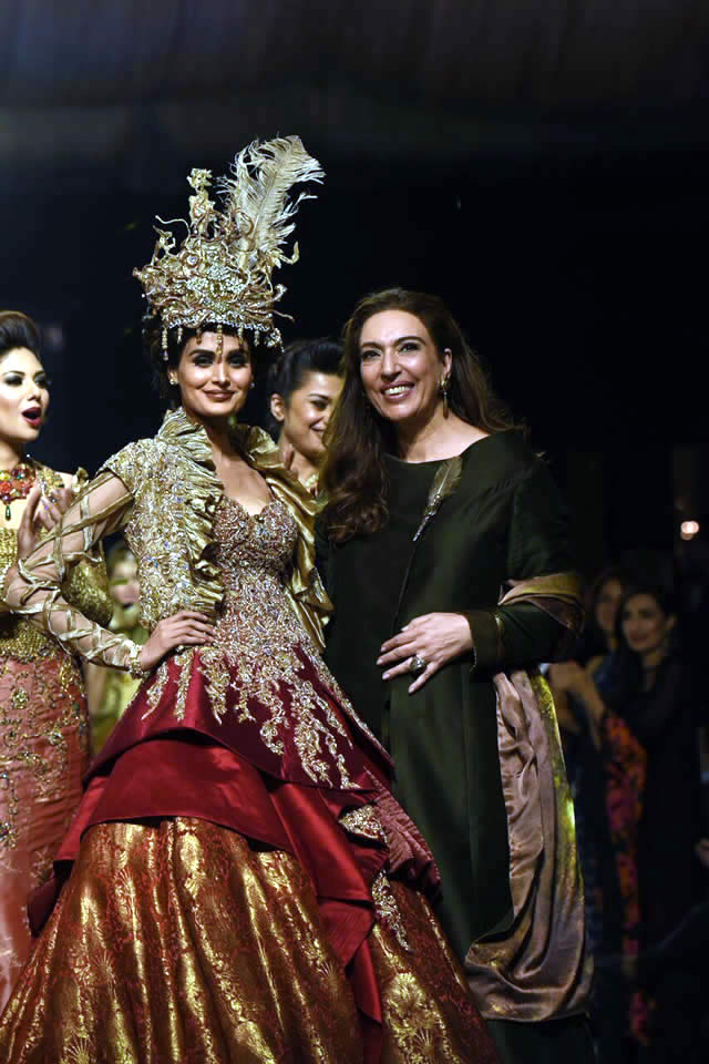 2015 Fashion Pakistan Week WF Nilofer Shahid Collection Photo Gallery