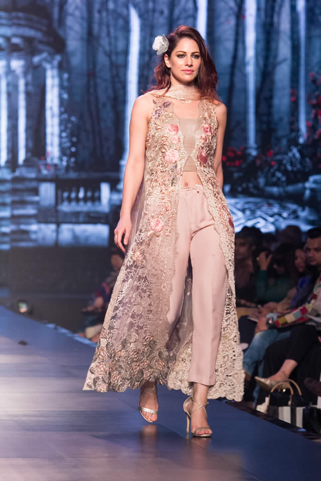 2016 Saadia Mirza Dresses Pics