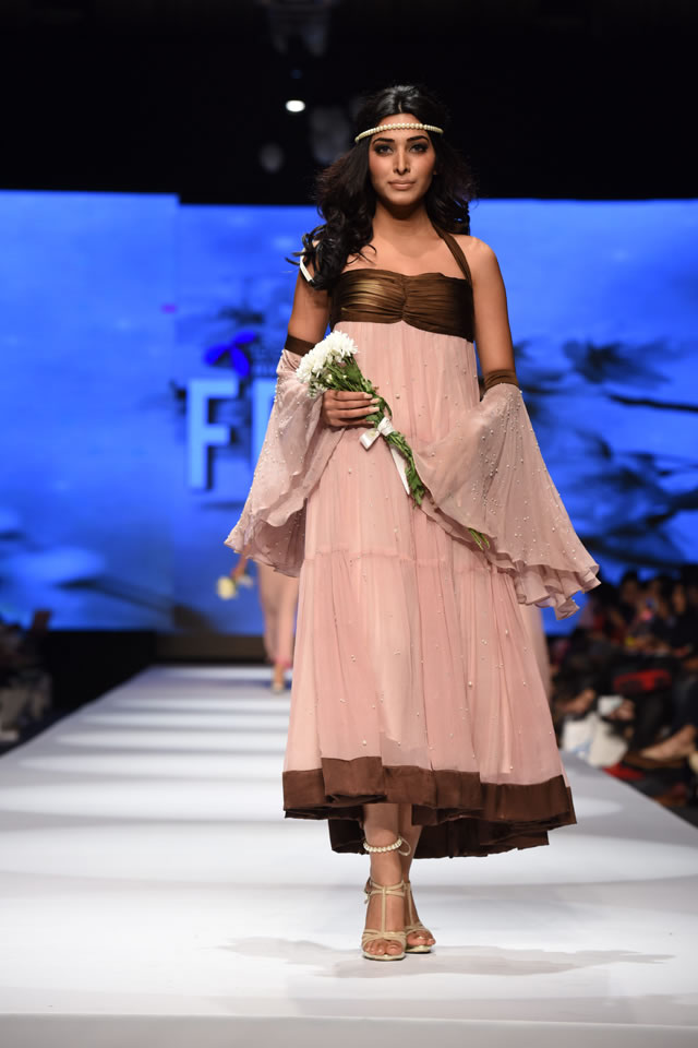 Sadaf Malaterre Telenor Fashion Pakistan Week collection 2015 Images