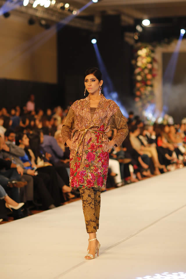 Sana Safinaz Dresses PFDC Loreal Paris Bridal Week 2015