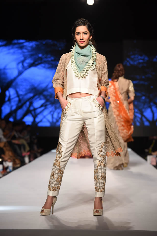2015 Telenor Fashion Pakistan Week Sanam Chaudhri Collection Picture Gallery