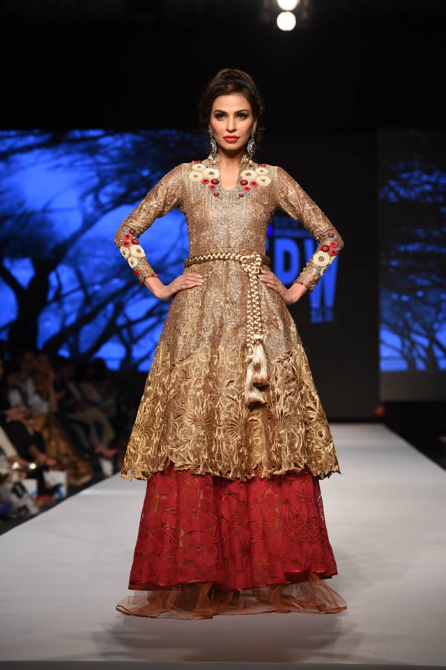 2015 Telenor Fashion Pakistan Week Sanam Chaudhri Dresses Pictures