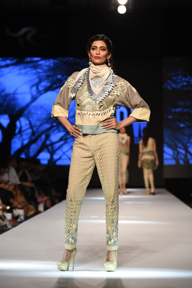 Telenor Fashion Pakistan Week Sanam Chaudhri Collection Photo Gallery