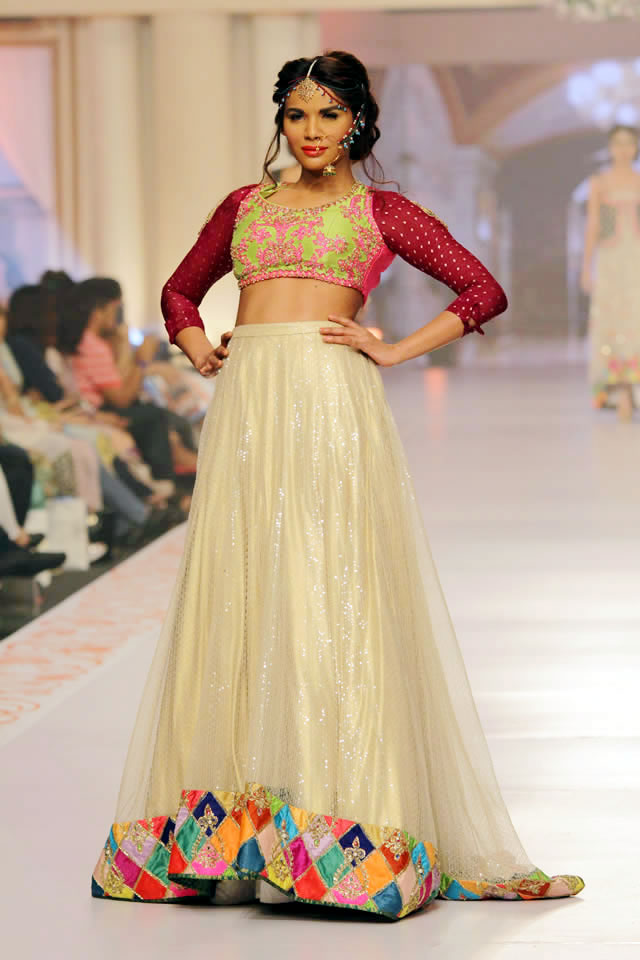 2015 Telenor Bridal Couture Week Tabassum Mughal Dresses Collection Photos