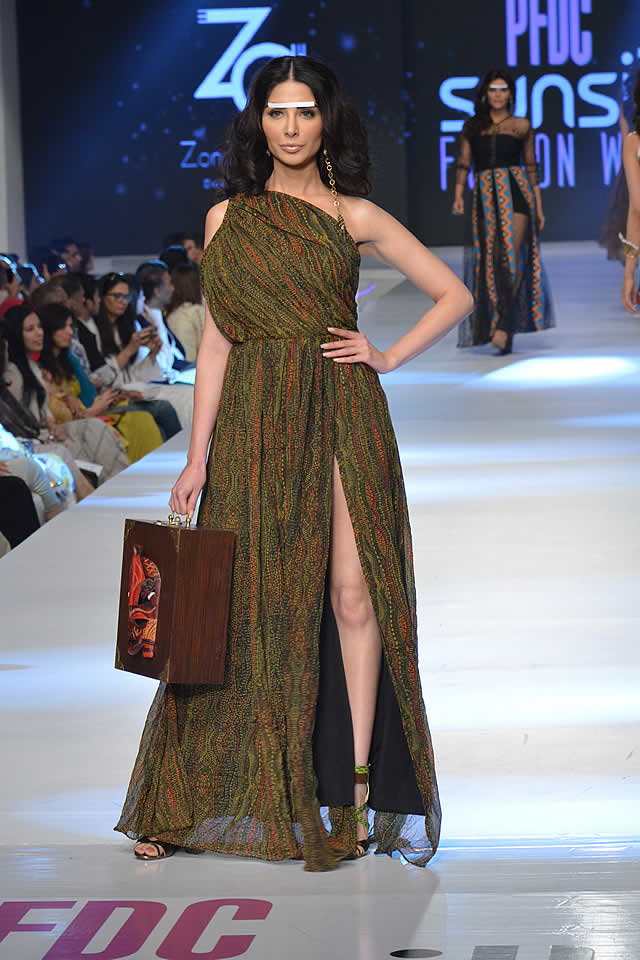Zonia Anwaar PFDC Sunsilk Fashion Week collection 2015 Picture Gallery
