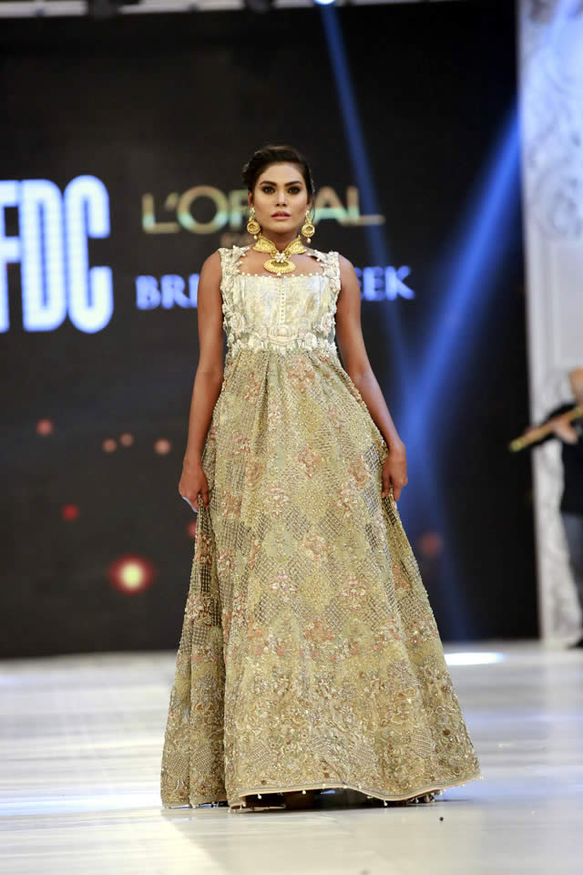 Saira Shakira Dresses Fashion Pakistan Week WF 2016 Images